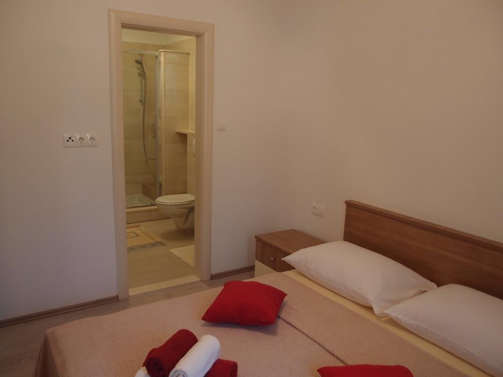 Apartments Kadulja Trogir Rom bilde
