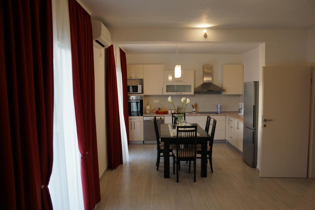 Apartments Kadulja Trogir Rom bilde