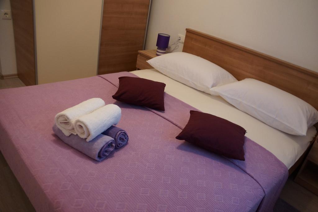 Apartments Kadulja Trogir Rom bilde