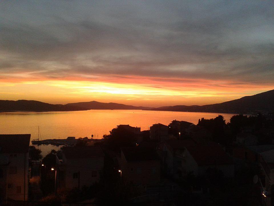 Apartments Kadulja Trogir Eksteriør bilde